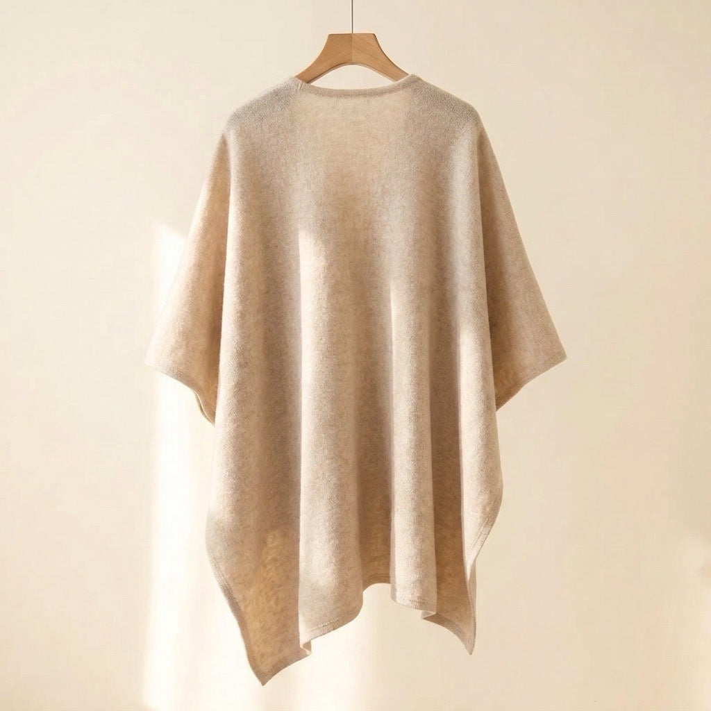 Poncho chal largo beige, vista trasera