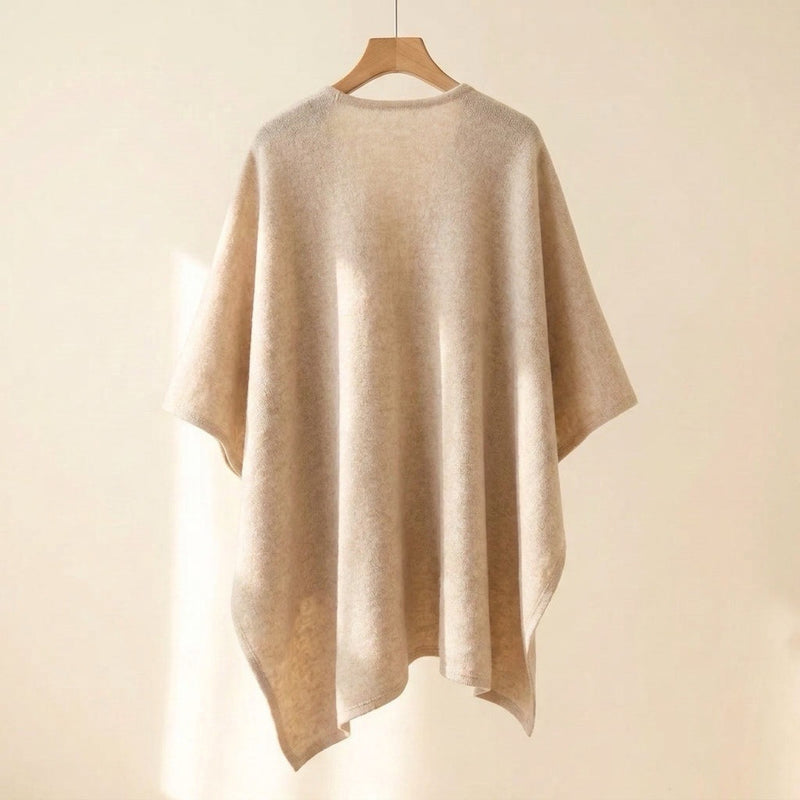 Poncho chal largo beige, vista trasera