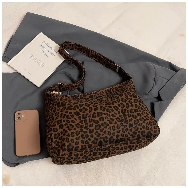 Bolso Hobo Estampado de Leopardo - modelo