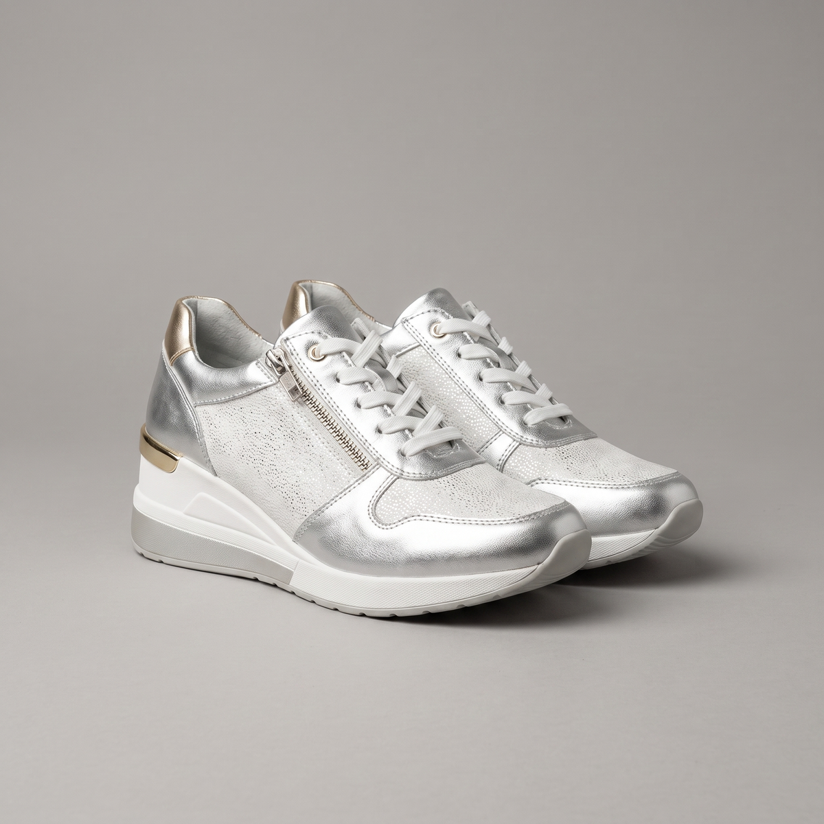 Scarpa Flexi — Leggera e con chiusura facile